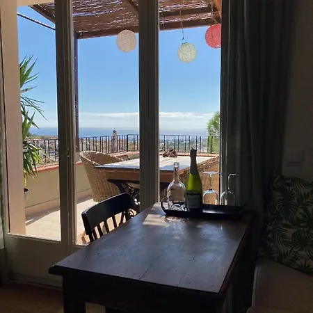 Apartment Cozy Place, Big Roof Terrace & Spectacular Views.